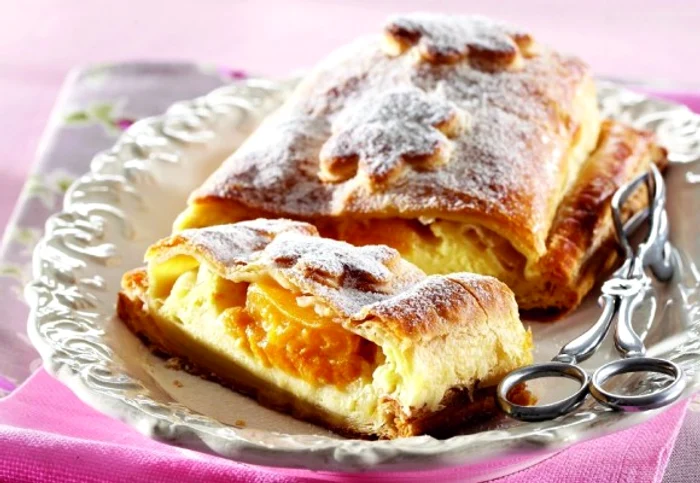 Bucură-te de un delicios ştrudel cu caise!clickpoftabuna.ro