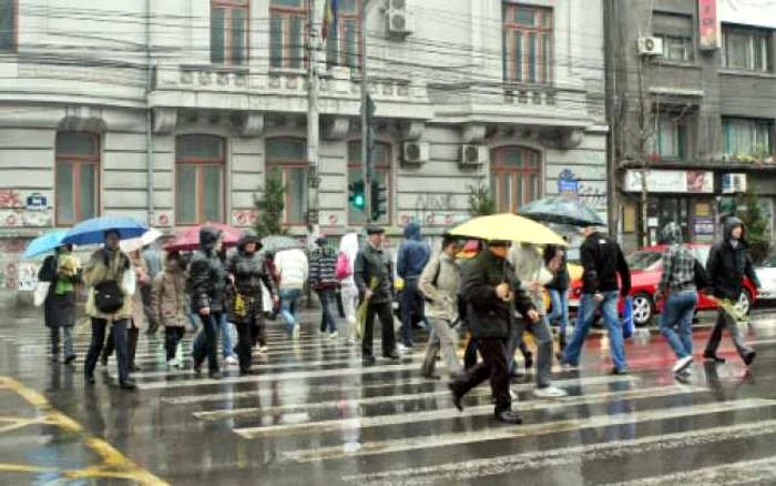 Duminică va ploua în Bucureşti