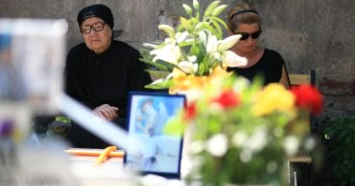 Timişoara: Lacrimi şi durere la mormântul tânărului omorât de ucigaşul cu Ferrari