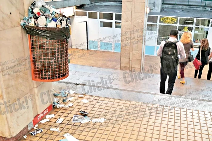 Aviatorilor: Scaunele şi  pardoseala sunt  pline de gunoaie (Fotografii: Click!)