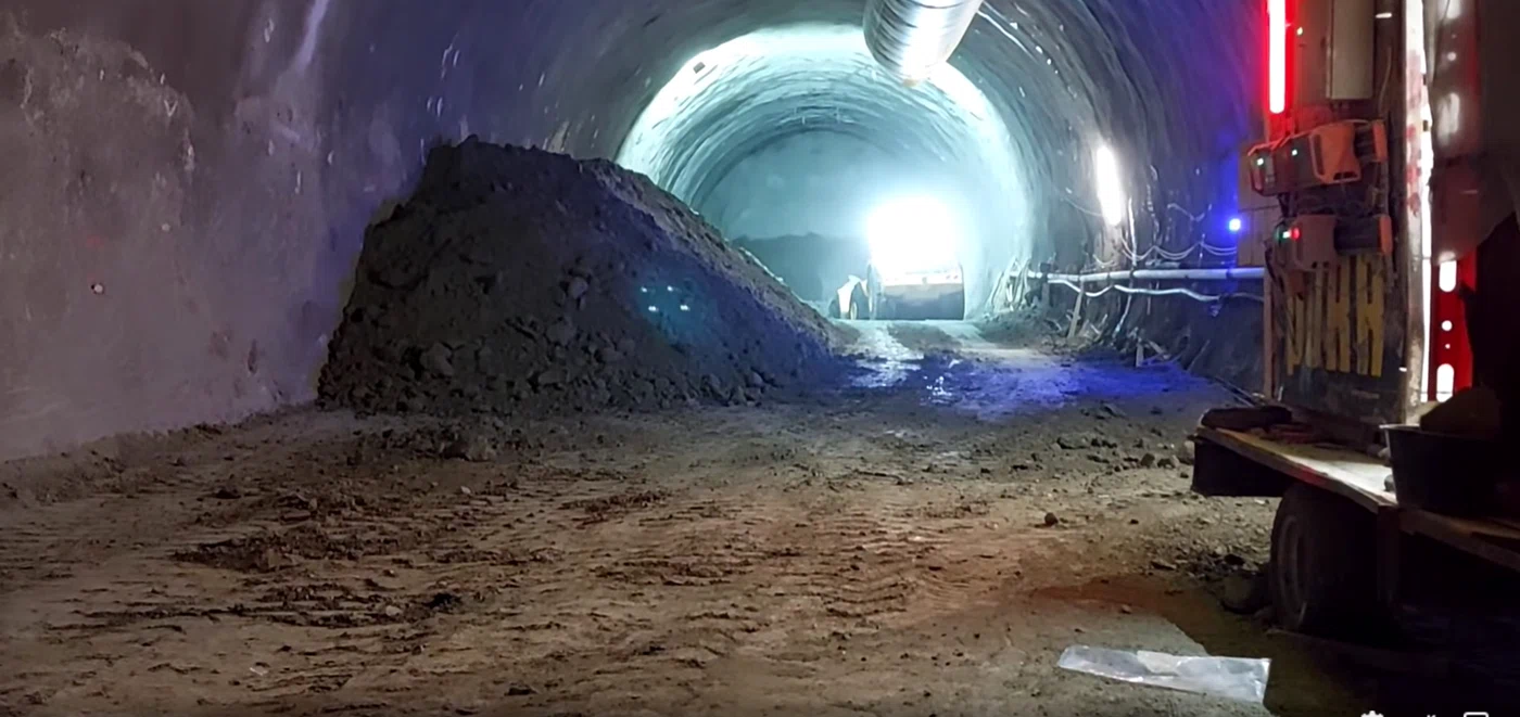 Lucrările la tunelurile care traversează Carpații avansează rapid. Foto: Captură video  