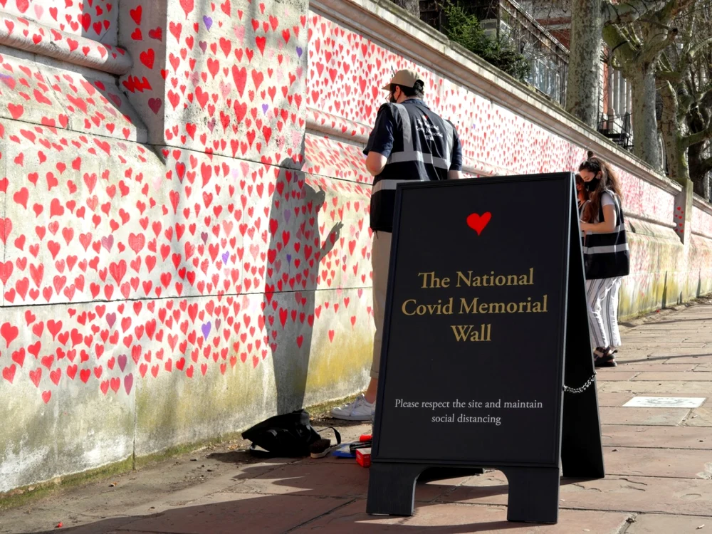 FOTO: Shutterstock / National Covid Memorial Wall, Londra