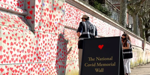 National Covid Memorial Wall shutterstock