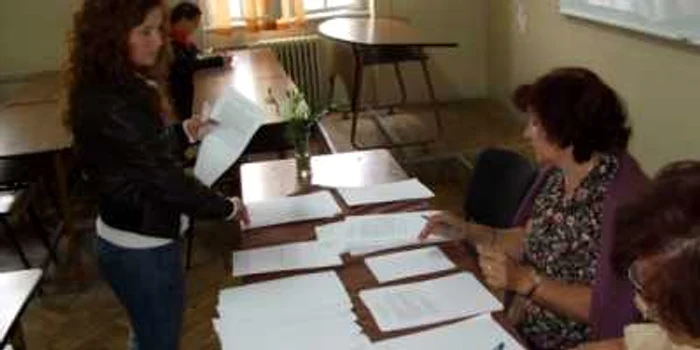 Luni începe proba de oral la limba română