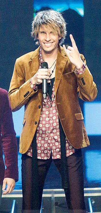 Câştigătorul de la "X Factor" din 2012 ia 2.500 € pe un tablou şi 1.000 € pentru o cântare