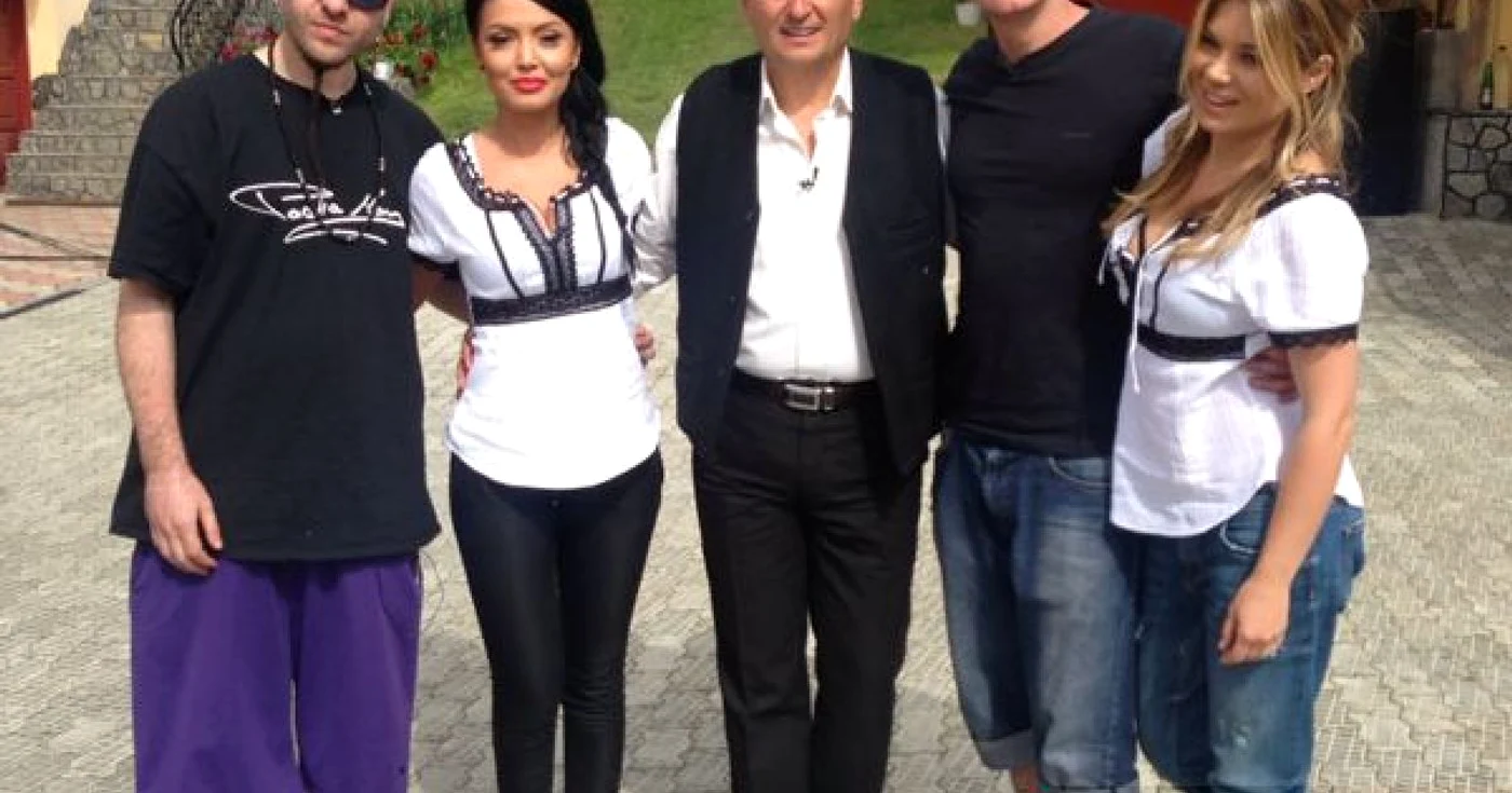 Pacha Man (stânga), Andreea Mantea, Nea Marin, Don Baxter şi Gina Pistol FOTO Antena 1