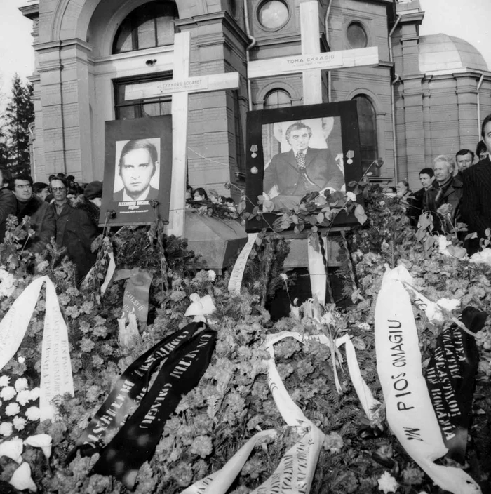 Ceremonia de înhumare a actorului Toma Caragiu și a regizorului Alexandru Bocăneț