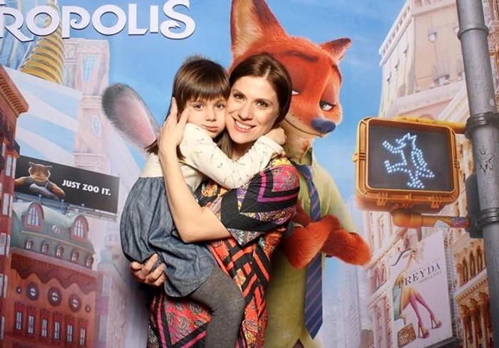 
    Tily Niculae şi fetiţa ei, Sofia  