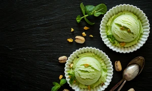 Inghetata cu fistic si menta  Sursa foto shutterstock 397587961 jpg
