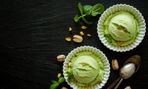Inghetata cu fistic si menta  Sursa foto shutterstock 397587961 jpg