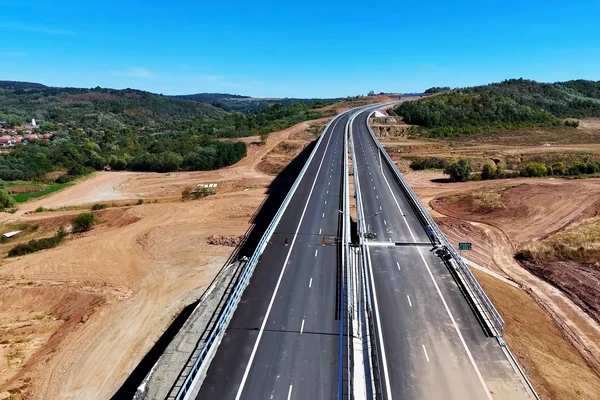 Surpriză pe una dintre cele mai importante autostrăzi din România. 42 de km ar putea fi deschiși cu 3 luni înainte de termen