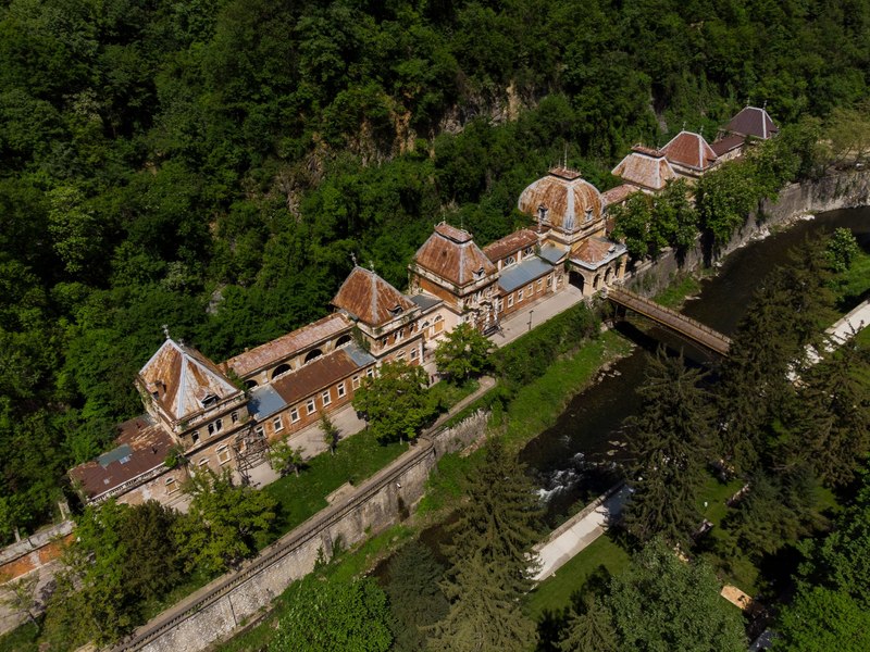 Ce au în comun Băile Govora și Herculane. Ce a mai rămas din comorile austro-ungare și pariziene VIDEO