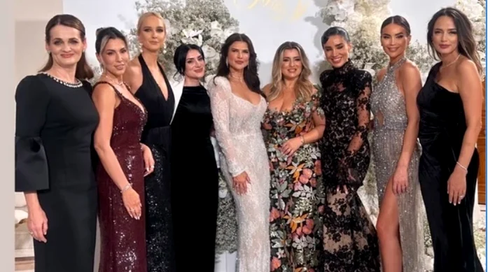 Invitatele s-au întrecut în ținute la nunta Monicăi Bîrlădeanu Foto: Instagram