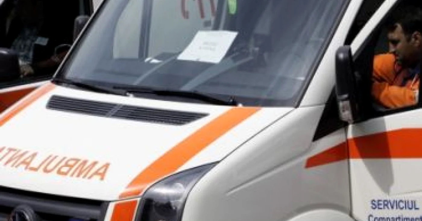 Medicii de la ambulanţă i-au acordat primele îngrijiri medicale 