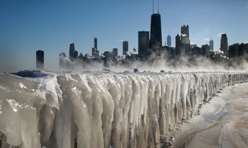 Lacul Michigan a înghețat complet, în 2014 jpeg