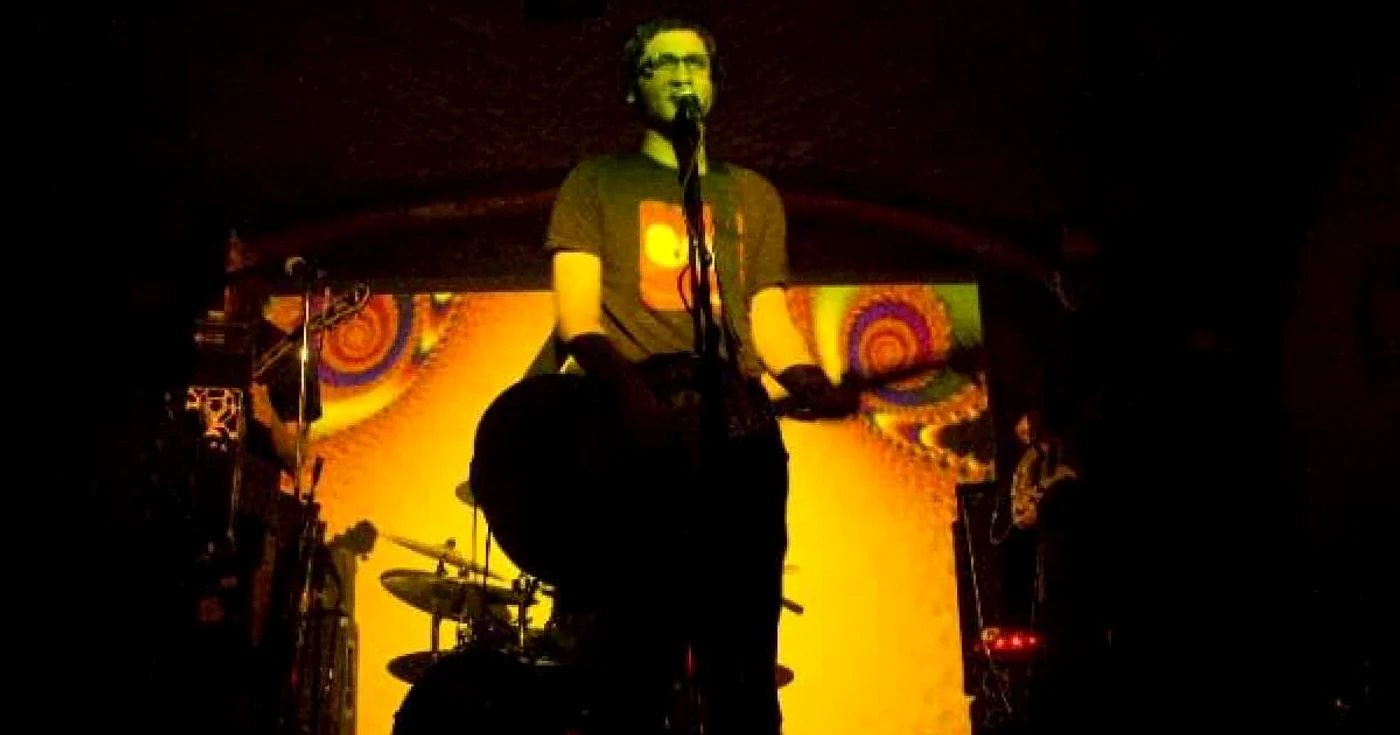 Alex Iovan, solistul trupei Tony Cliftones