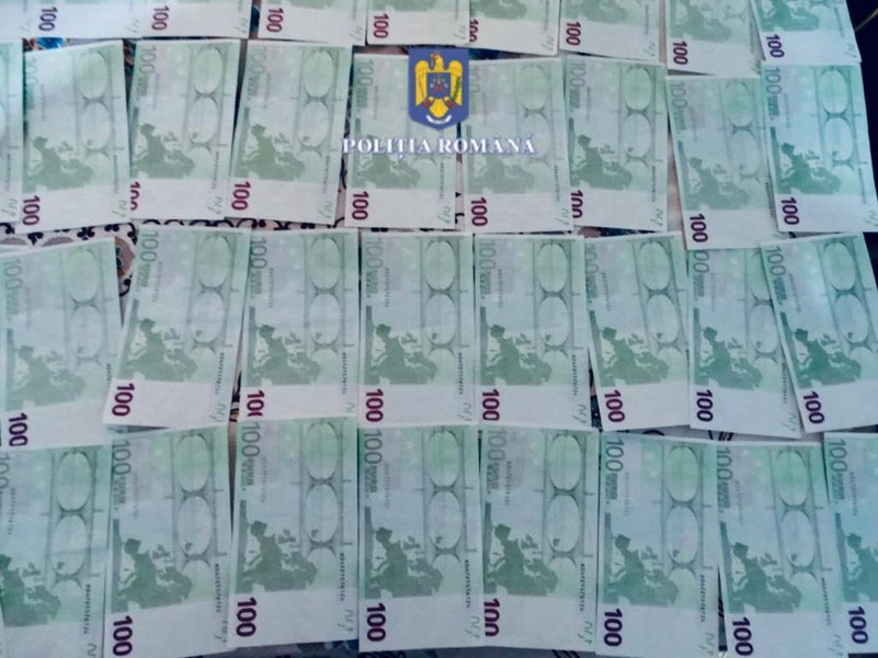 Jaf de zeci de mii de euro. Percheziţii în Neamţ, unul dintre autori a fost arestat preventiv