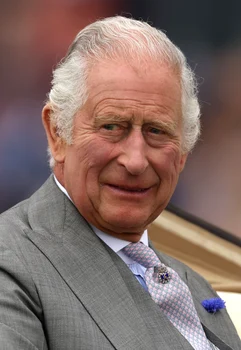 Regele Charles nu folosește pașaportul