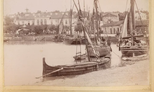 Portul din Tulcea, la sfârșitul secolului al XIX-lea. Fotografie de Anatole Magrin (© iMAGO Romaniae)