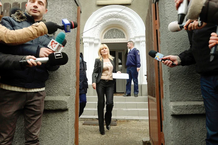 
    Premieră: Elena Udrea s-a  ales ieri cu două cereri de arestare, atât în dosarul ”Gala Bute”, cât şi în celebrul dosar Microsoftfoto: mediafax  