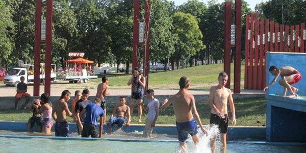 fantana piscina