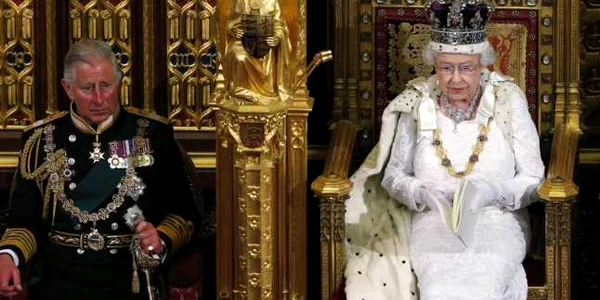 Printul Charles si regina Elisabeta a II-a a Marii Britanii FOTO AP