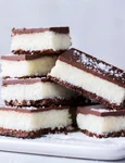 Prajtura cu nuca de cocos  Sursa foto shutterstock 1928203232 jpg