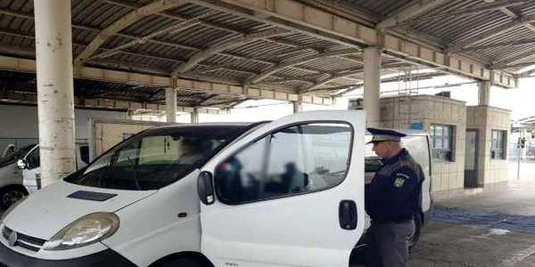 Maşina condusă de basarabeanul fără permis FOTO Poliţia de Frontieră