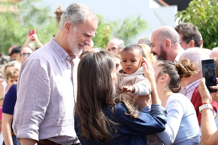 Regina Letizia și Regele Felipe în zona din Spania afectată de incendii   Casa Regală spaniolă 4 jpg