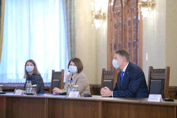 Reprezentanții celor de la AUR a întârziat la consultări 15 minute pentru că, spun ei, nu au găsit intrareaSursa foto: presidency.ro
