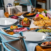 Masa, mancare greceasca FOTO Shutterstock 