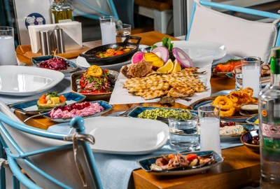 Masa, mancare greceasca FOTO Shutterstock 