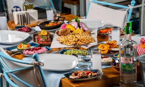 Masa, mancare greceasca FOTO Shutterstock