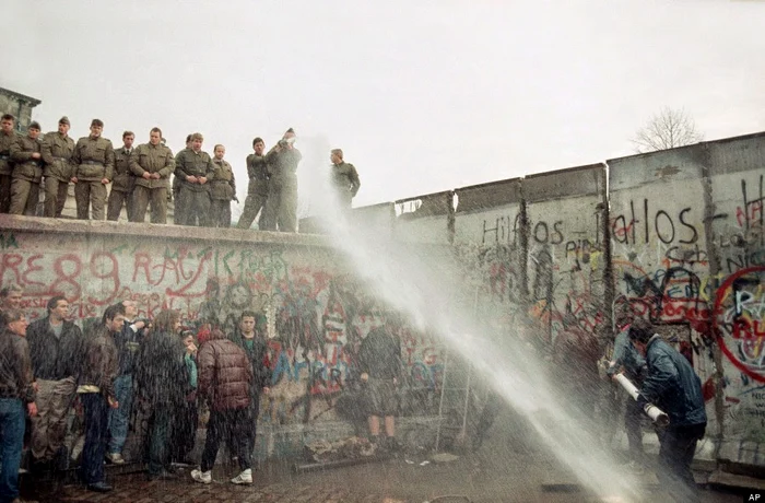 the Fall of the Berlin Wall in 1989 12 jpg jpeg