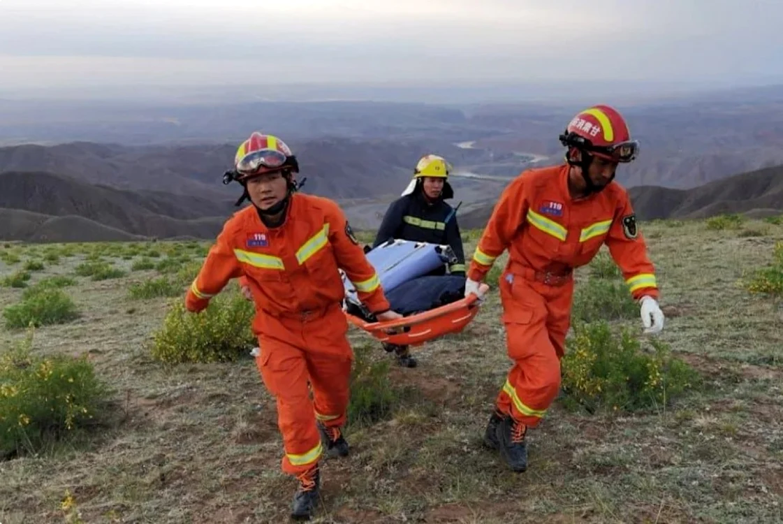 Mulţi alergători aflaţi în zonă au fost afectaţi de hipotermie şi s-au rătăcit, vremea rea afectând şi vizibilitatea.