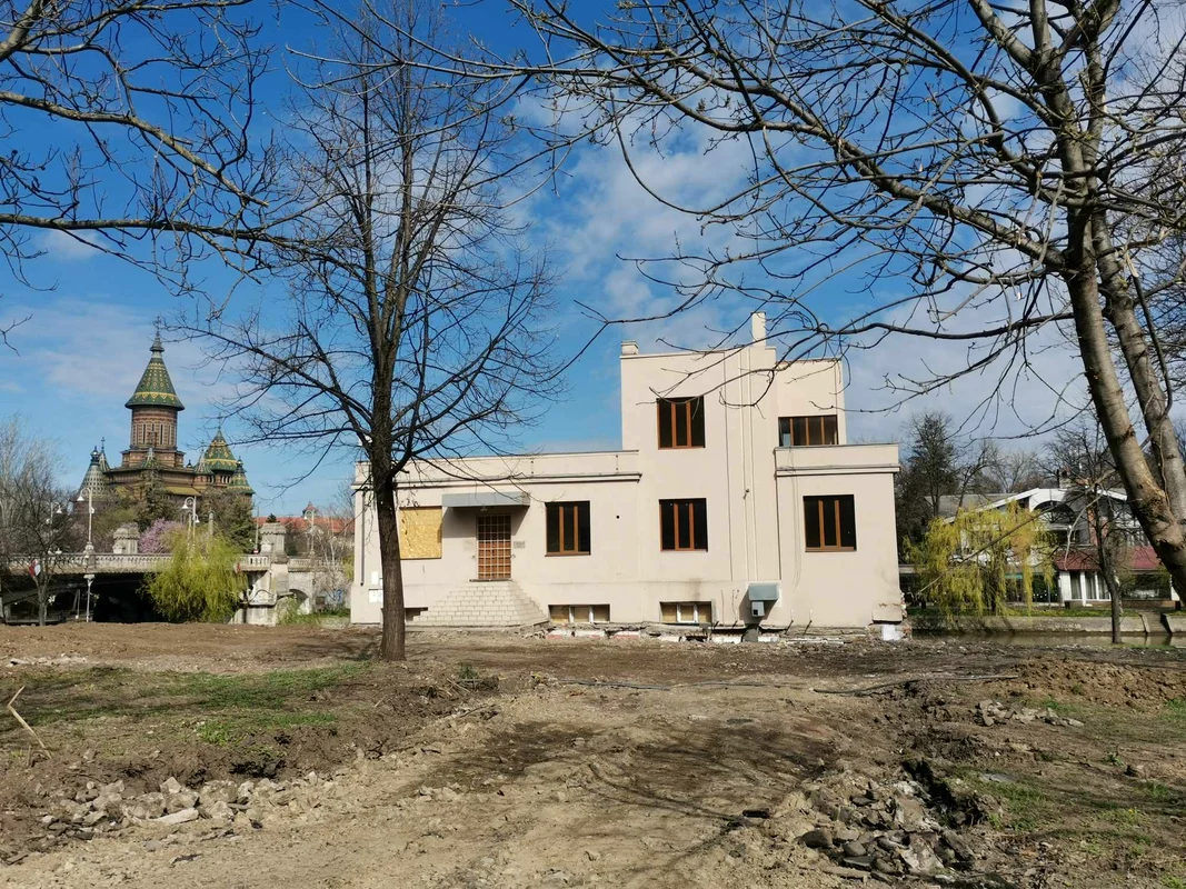 Se face o nouă zonă de relaxare de pe malul Begăi FOTO