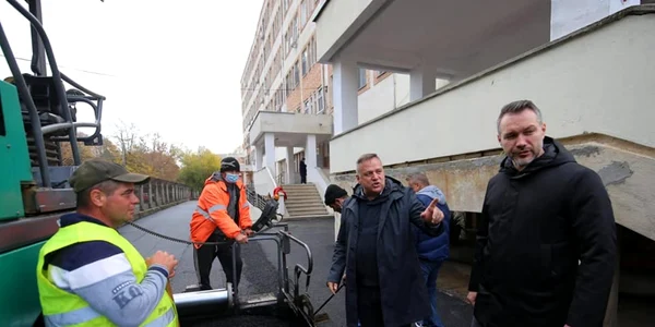 calarasi asfaltare la spital FOTO faceb/Vasile Iliuta