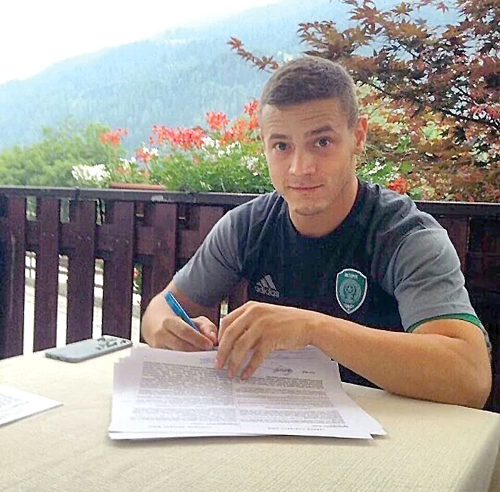 Chiricheş speră să fie căpitan şi sub comanda noului selecţionerFoto: Sportpictures.eu