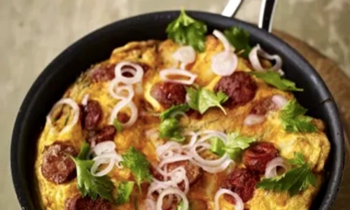 1 omleta cu cartofi si chorizo png png