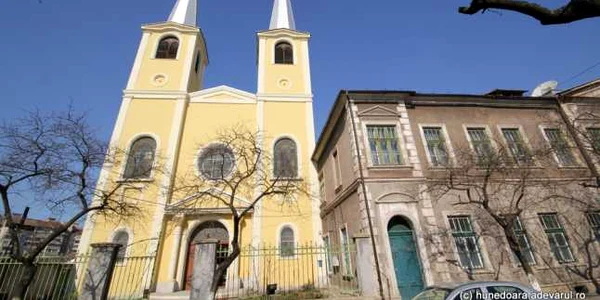 biserica romano catolica hunedoara
