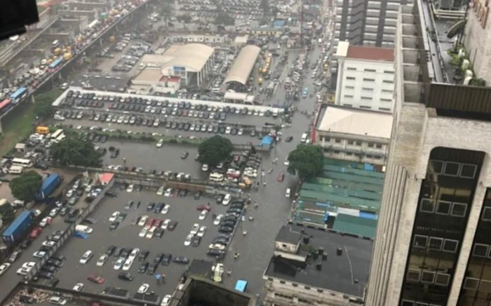 Lagos sub ape la mijlocul lui aprilie FOTO CNN