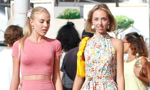 Prințesa Chiara de Bourbon Două Sicilii și sora sa (stânga), Profimedia jpg