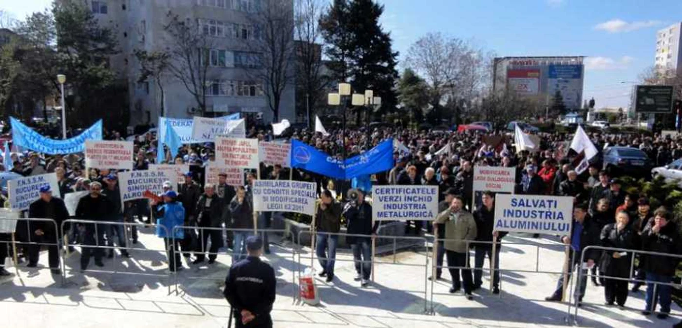 Oamenii se tem pentru slujbele lor... (Foto: Mugurel Manea)