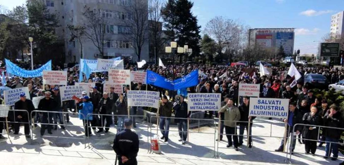 Oamenii se tem pentru slujbele lor... (Foto: Mugurel Manea)