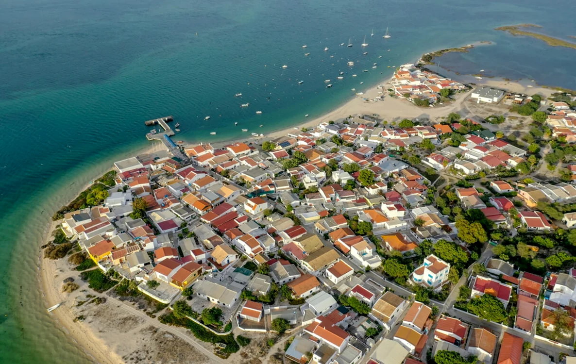 Armona se află în sudul Portugaliei