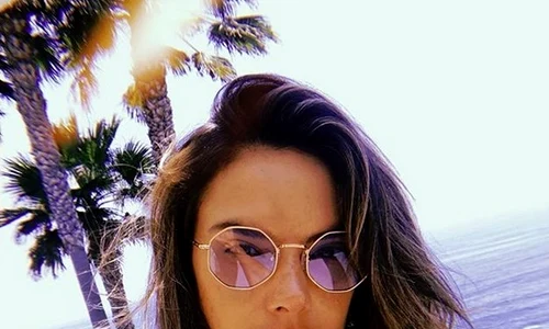 Alessandra este considerată una dintre cele mai frumoase femei din lume jpeg