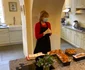 Majestatea Sa Margareta gătind în bucătăria Palatului Elisabeta. FOTO: captură