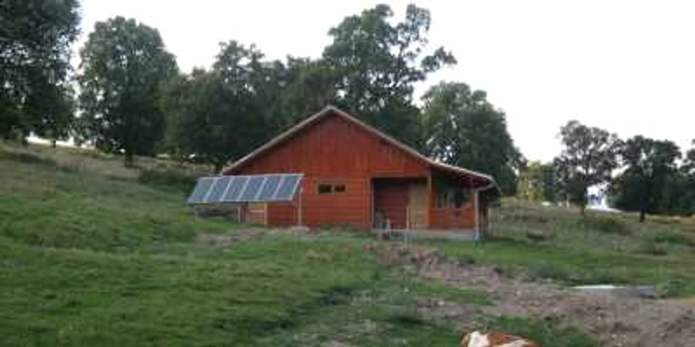 Stână ecologică se află în imediata apropiere a terenului de golf „Paul Tomiţă“.