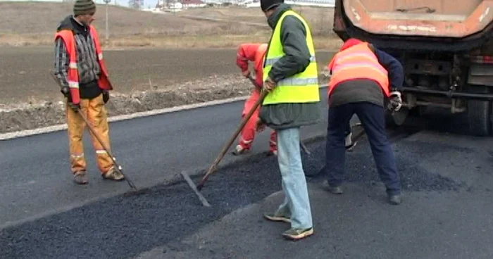 Companiile de construcţie a drumurilor acceptă studenţi ai şcolilor profesional-tehnice. FOTO Arhivă Adevărul