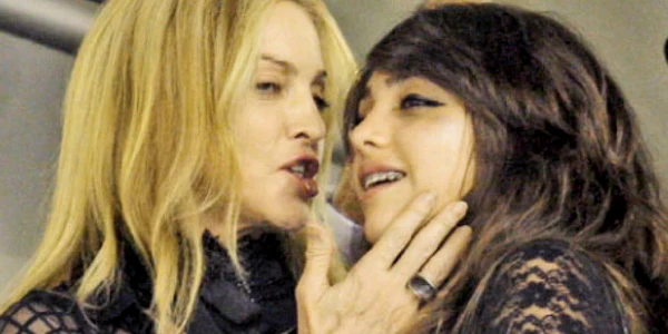 Madonna şi Lourdes